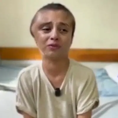 Ela só tem 10 anos. E quer poder brincar, estudar e viver sem dor.